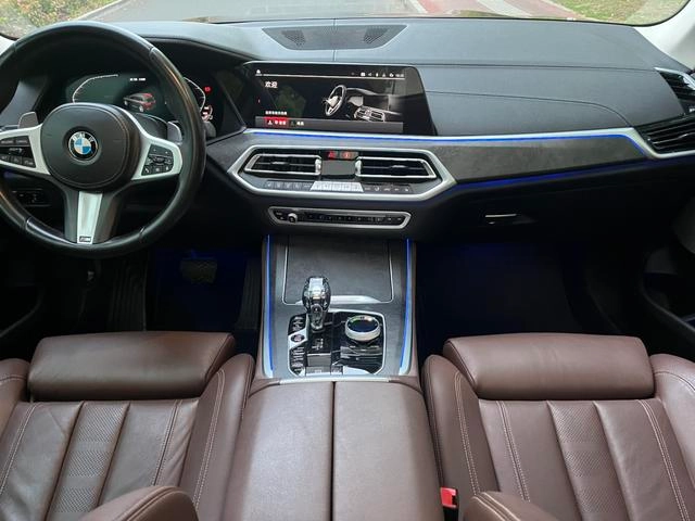 BMW X5 2021 xDrive40i M Sports suit interior photo 11