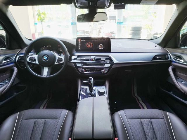 BMW 5 Series 2021 Reforma 530Li Líder M Conjunto deportivo exterior foto 8