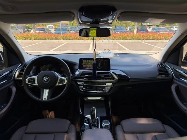 BMW X3 2021 xDrive25i M Sports suit interior photo 13