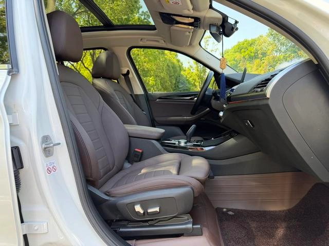 BMW X3 2021 xDrive25i M Sports suit interior photo 14