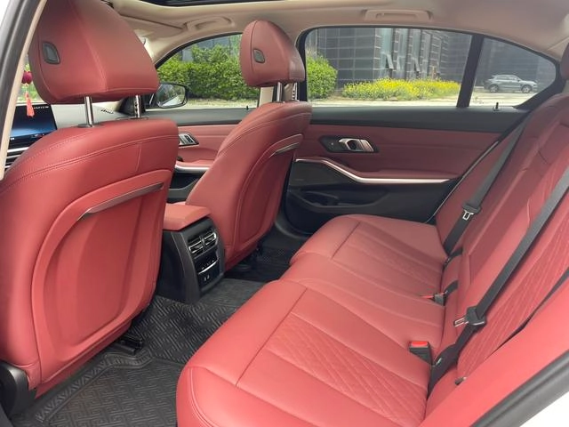 BMW 3 Series 2023 325Li M Sports Night Suit interior photo 10