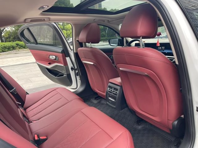 BMW 3 Series 2023 325Li M Sports Night Suit interior photo 14
