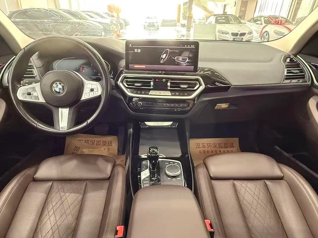 BMW X3 2022 Restyling xDrive25i M Sports suit interior photo 9
