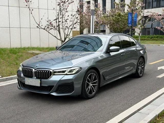 BMW 5 Series 2022 Restyling 525i M Sports suit