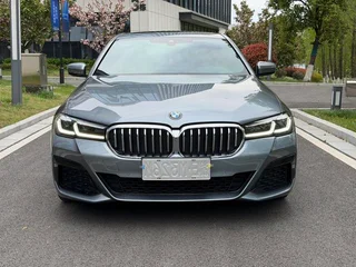 BMW 5 Series 2022 Restyling 525i M Sports suit exterior photo 2