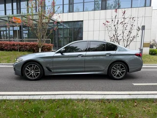 BMW 5 Series 2022 Restyling 525i M Sports suit exterior photo 3