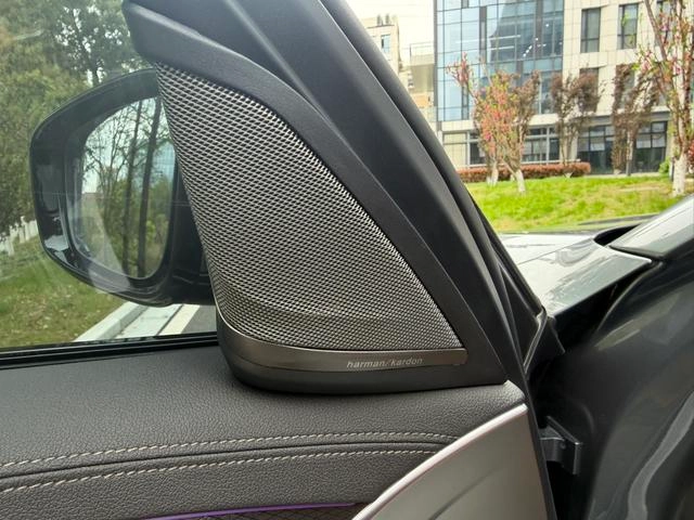 BMW 5 Series 2022 Restyling 525i M Sports suit interior photo 9