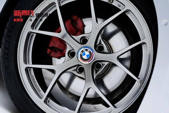BMW 4 Series 2023 425i Convertible M Sports suit exterior photo 6