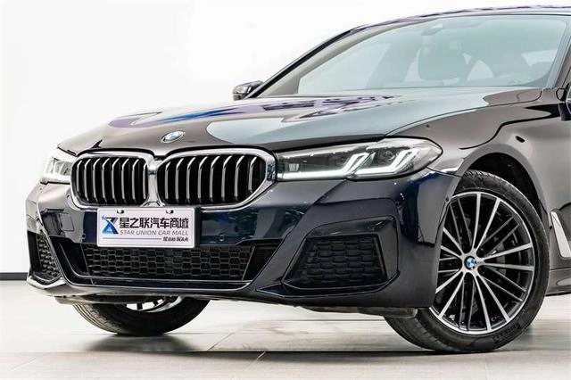 BMW 5 Series 2023 530Li Leading Type M Sports suit exterior photo 2
