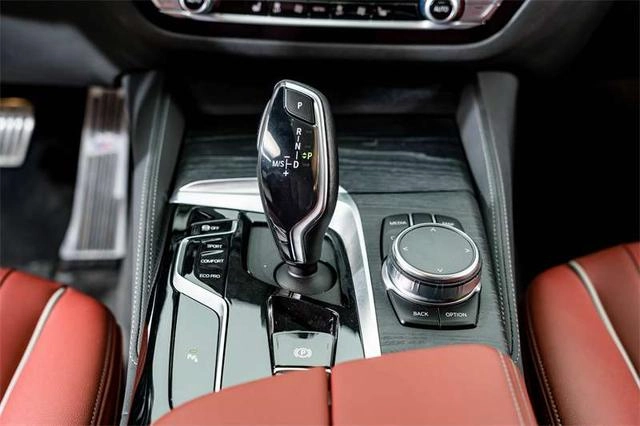 BMW 5 Series 2023 530Li Leading Type M Sports suit interior photo 14