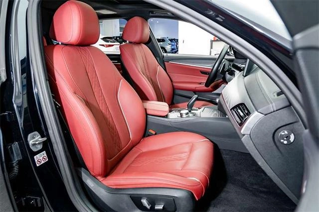 BMW 5 Series 2023 530Li Leading Type M Sports suit interior photo 19