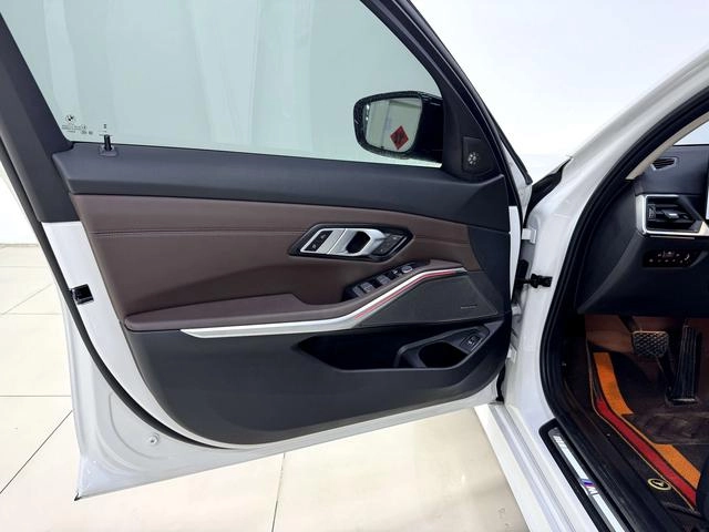 BMW 3 Series 2023 325Li M Sports Night Suit exterior photo 8