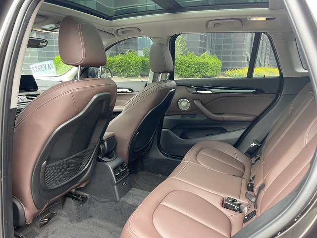 BMW X1 2020 sDrive25Li Leading Type interior photo 10