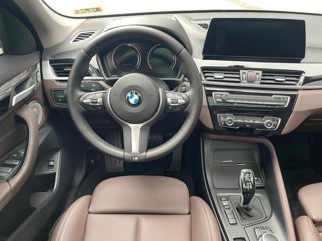 BMW X1 2020 sDrive25Li Leading Type interior photo 12