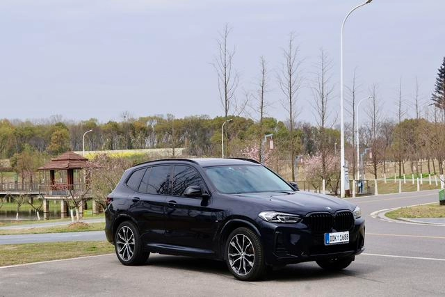 BMW X3 2022 xDrive30i Leader M Ensemble de nuit Yao extérieur photo 3