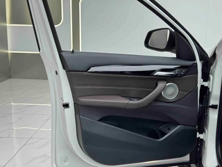 BMW X1 2022 sDrive25Li Leading Type interior photo 10