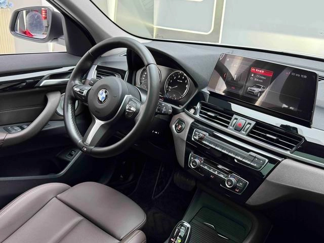 BMW X1 2022 sDrive25Li Leading Type interior photo 12