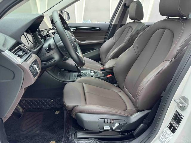 BMW X1 2022 sDrive25Li Leading Type interior photo 13