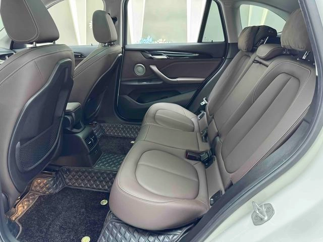 BMW X1 2022 sDrive25Li Leading Type interior photo 14