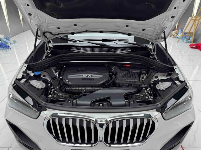 BMW X1 2022 sDrive25Li Leading Type interior photo 17