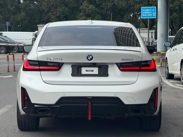 BMW 3 Series 2023 330i M Sports Night Suit exterior photo 8