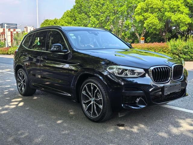 BMW X3 2021 xDrive30i Líder M Conjunto deportivo exterior foto 2