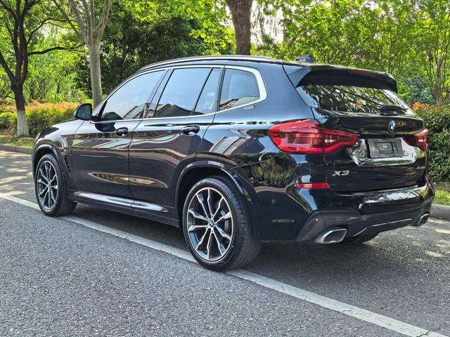 BMW X3 2021 xDrive30i Líder M Conjunto deportivo exterior foto 4