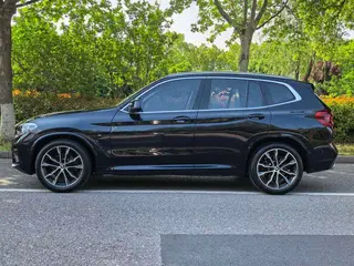 BMW X3 2021 xDrive30i Líder M Conjunto deportivo exterior foto 5