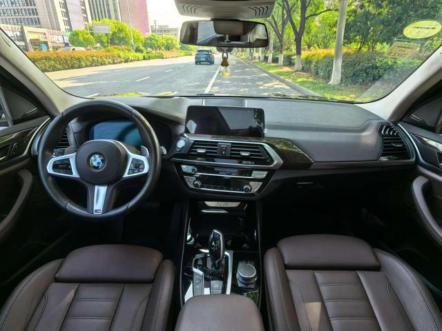 BMW X3 2021 xDrive30i Líder M Conjunto deportivo interior foto 10
