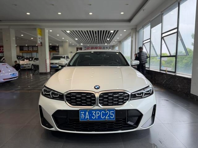 BMW 3 Series 2023 325Li M Sports suit exterior photo 2