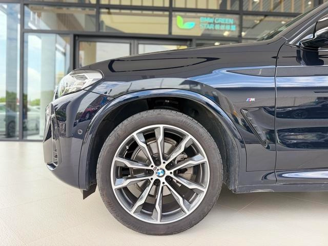 BMW X3 2023 xDrive30i Leading Type M Obsidian Night Suit interior photo 8