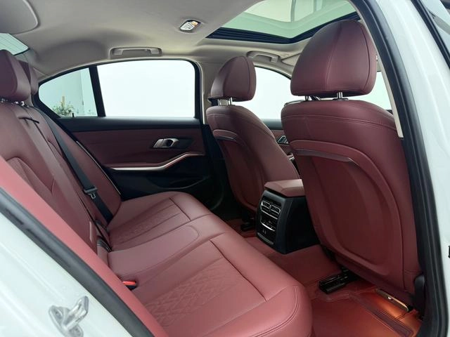 BMW 3 Series 2023 325i M Sports suit interior photo 15