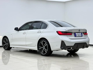 BMW 3 Series 2023 325i M Sports suit interior photo 18
