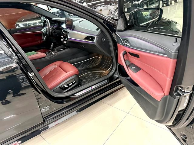 BMW 5 Series 2023 Reforma 530Li Tipo de lujo M Conjunto deportivo exterior foto 8 BMW 5 Series 2023 Reforma 530Li Tipo de lujo M Conjunto deportivo exterior foto 8