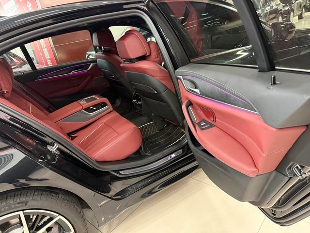 BMW 5 Series 2023 Reforma 530Li Tipo de lujo M Conjunto deportivo interior foto 12 BMW 5 Series 2023 Reforma 530Li Tipo de lujo M Conjunto deportivo interior foto 12