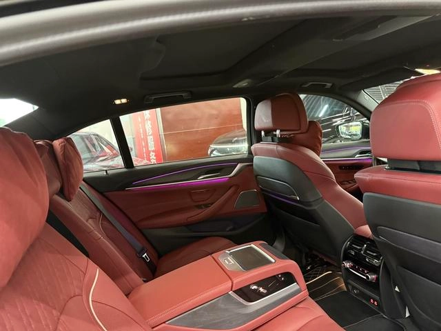 BMW 5 Series 2023 Reforma 530Li Tipo de lujo M Conjunto deportivo interior foto 15 BMW 5 Series 2023 Reforma 530Li Tipo de lujo M Conjunto deportivo interior foto 15