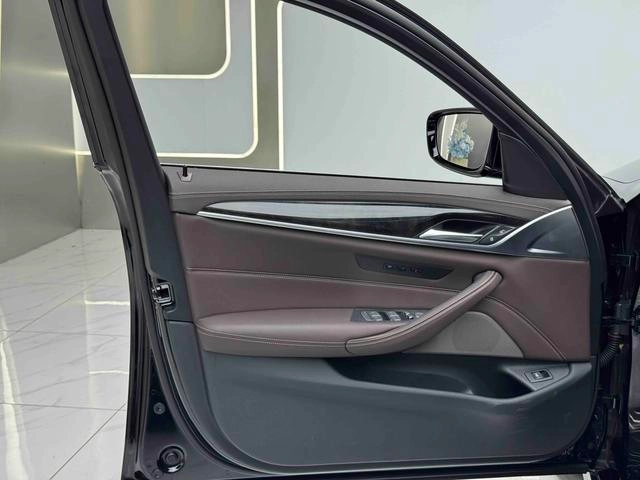 BMW 5 Series 2022 Second change 525Li M Sports suit interior photo 12