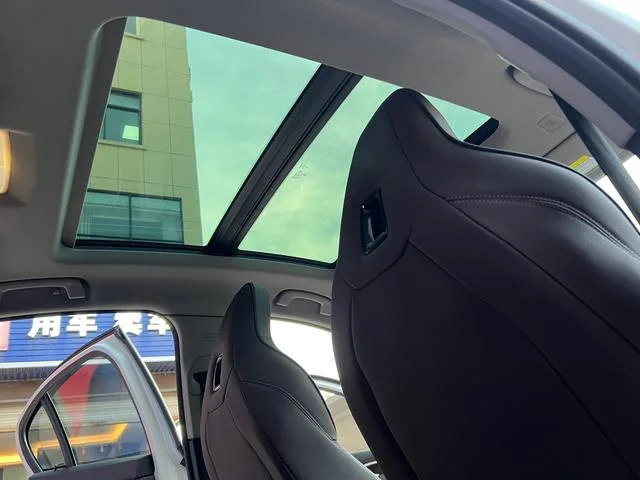 BMW 1 Series 2023 125i M Sports Obsidian Night Edition interior photo 13