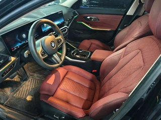 BMW 3 Series 2023 325Li M Conjunto deportivo interior foto 9