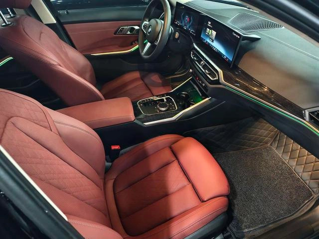 BMW 3 Series 2023 325Li M Conjunto deportivo interior foto 10
