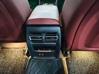 BMW 3 Series 2023 325Li M Conjunto deportivo interior foto 12