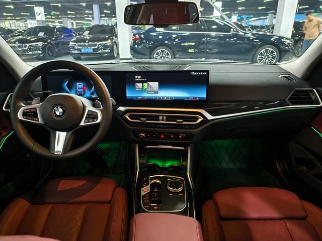 BMW 3 Series 2023 325Li M Conjunto deportivo interior foto 13