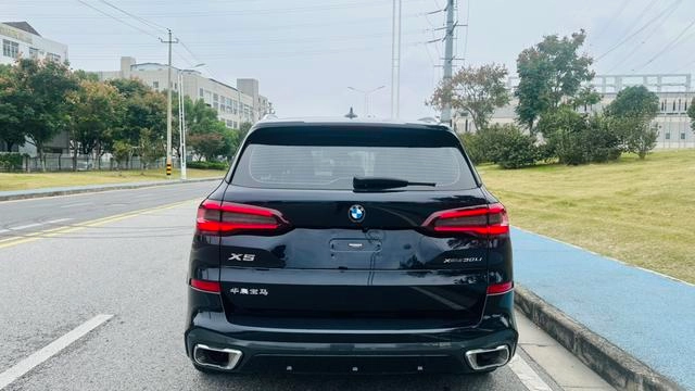 BMW X5 2022 Restyling xDrive 30Li Premium Class M Sports suit interior photo 7