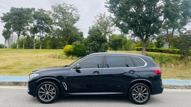 BMW X5 2022 Restyling xDrive 30Li Premium Class M Sports suit interior photo 8