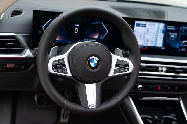 BMW 4 Series 2023 425i M Conjunto deportivo interior foto 12