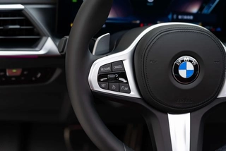 BMW 4 Series 2023 425i M Conjunto deportivo interior foto 13