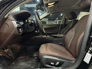 BMW 5 Series 2023 530Li Leading Type Luxury Set exterior photo 5