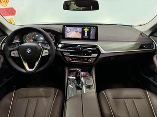 BMW 5 Series 2023 530Li Leading Type Luxury Set interior photo 12