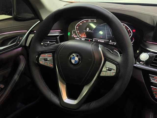 BMW 5 Series 2023 530Li Leading Type Luxury Set interior photo 16