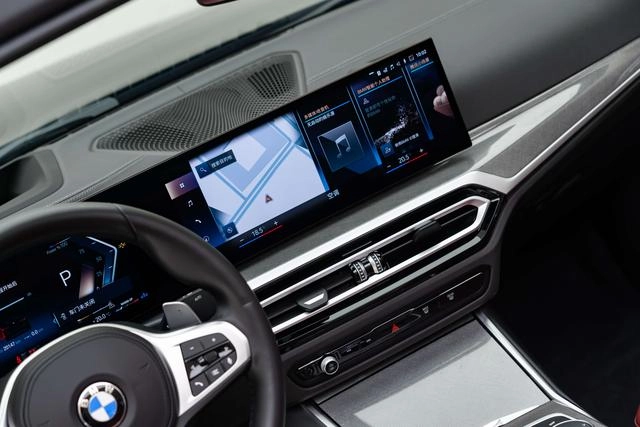 BMW 4 Series 2023 430i Convertible M Sports Night Suit interior photo 16